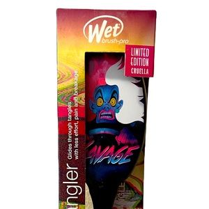 New Disney Villain Cruella Wet Pro Detangling Detangle Hair Brush 101 Dalmatians